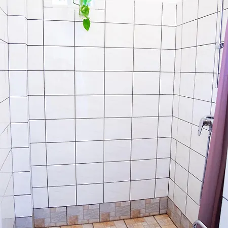 Abonyi Tarkaborju Udvarhaz