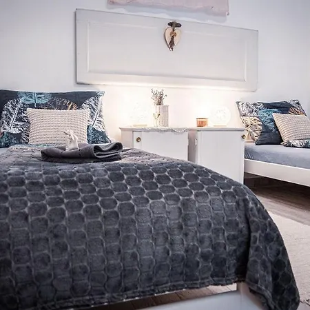 Abonyi Tarkaborju Udvarhaz Apartament *