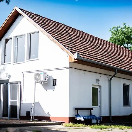 Apartament Abonyi Tarkaborju Udvarhaz *